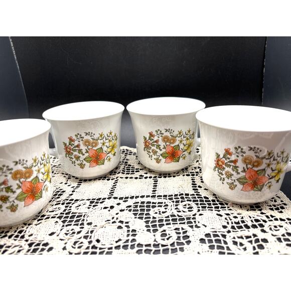 Vintage Corelle Indian Summer Patterned Mugs Tea Cups Set of 4 - Picture 1 of 7